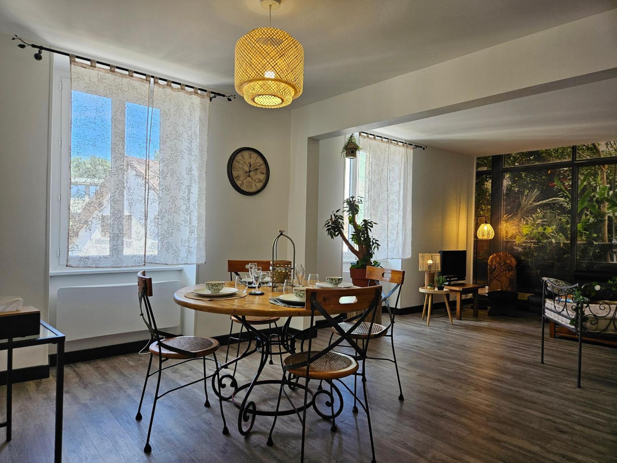 Appartement Le Jardin Imaginaire Champagnole Exterior foto
